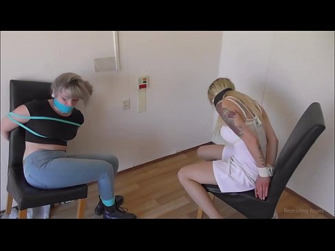 ❤️ Toksomaniulo / ligita kaj buŝoŝtopita / junulino en mizero ❤️❌ Fikado ĉe eo.pinkporno.ru ❌️