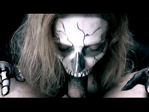 ❤️ Demona knabino suĉanta kokon per sia nigra buŝo kaj glutante kumon. ❤️❌ Fikado ĉe eo.pinkporno.ru ❌️
